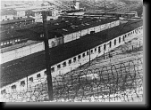 Baraky pro vezne v koncentracnim tabore Flossenburg, 1942 * 450 x 326 * (35KB)